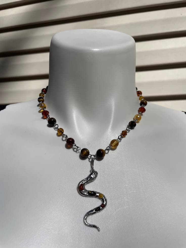 Amber Snake Necklace detail 1