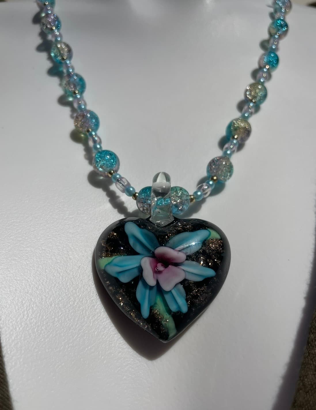 Blooming Heart Necklace detail 2