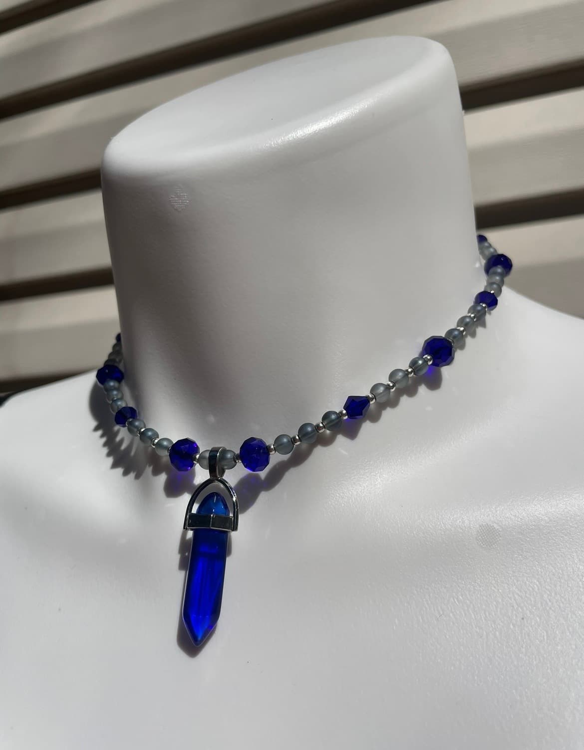 Blue Saphire Prism Necklace detail 1
