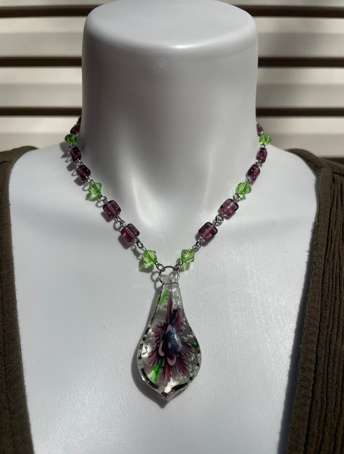 Blooming Tear of Spring Necklace